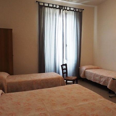 Hotel Residenza Pitigliano Gens Petilia - Nuova Gestione Exterior foto
