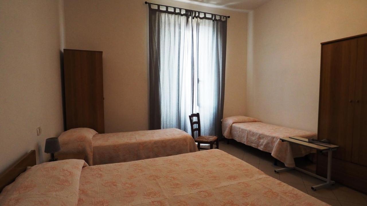 Hotel Residenza Pitigliano Gens Petilia - Nuova Gestione Exterior foto